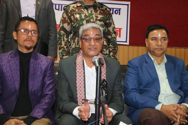 संविधान संशोधन सबैदलको सहमतिमा हुन्छ : गृहमन्त्री लेखक